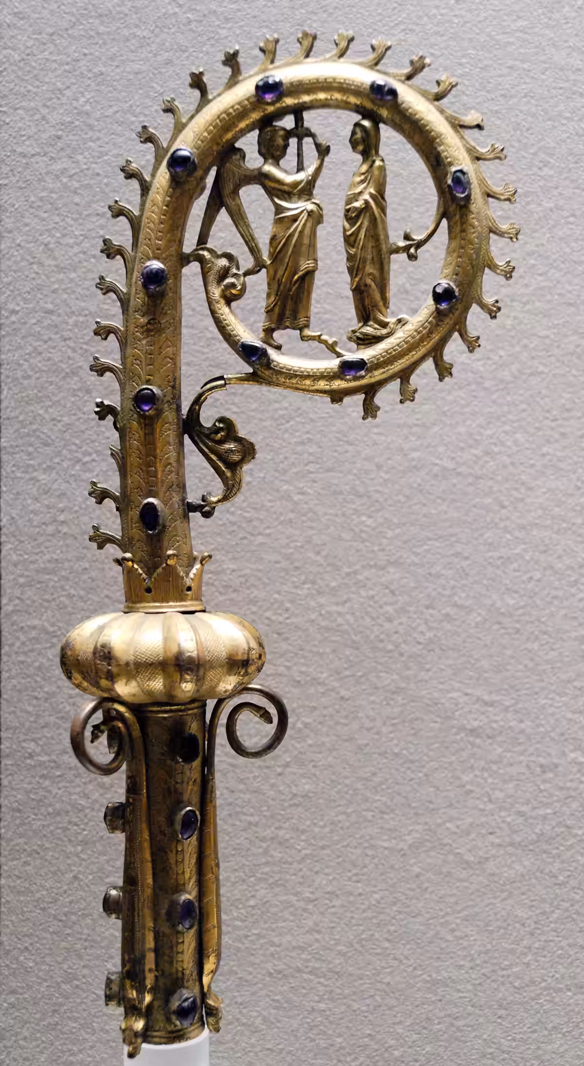 Crozier Annunciation Louvre MRR811
