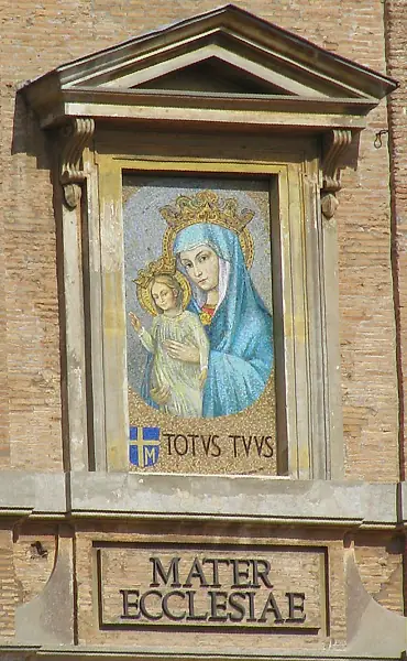 Madre de la Iglesia