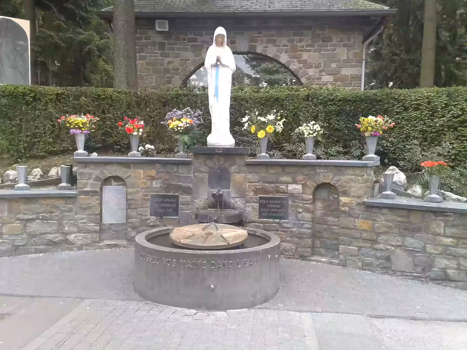 Nuestra Señora de los Pobres de Banneux